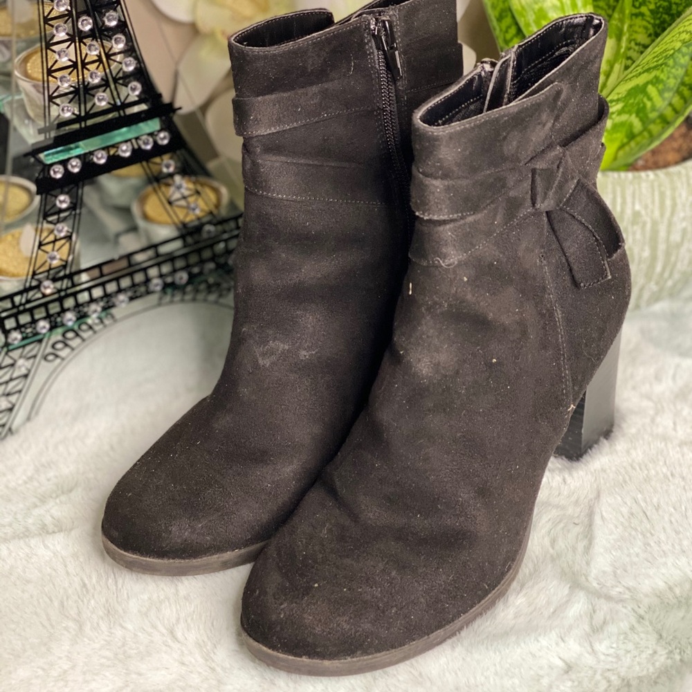 AMERICAN EAGLE ANKLE BOOTS